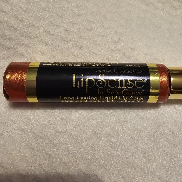 New Senegence Lipsense in Pomegranate - Picture 4 of 5